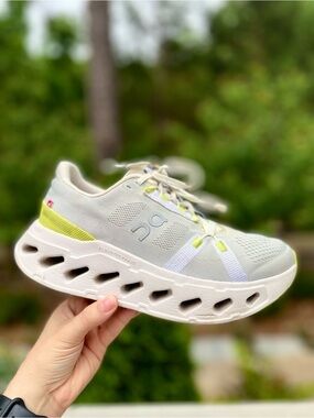 On Cloud Eclipse Sand/White Colorway